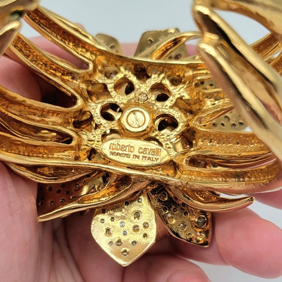 Roberto Cavalli RARE HEAVY Swarovski Crystal Flower Statement Cuff Bracelet - Picture 11 of 12
